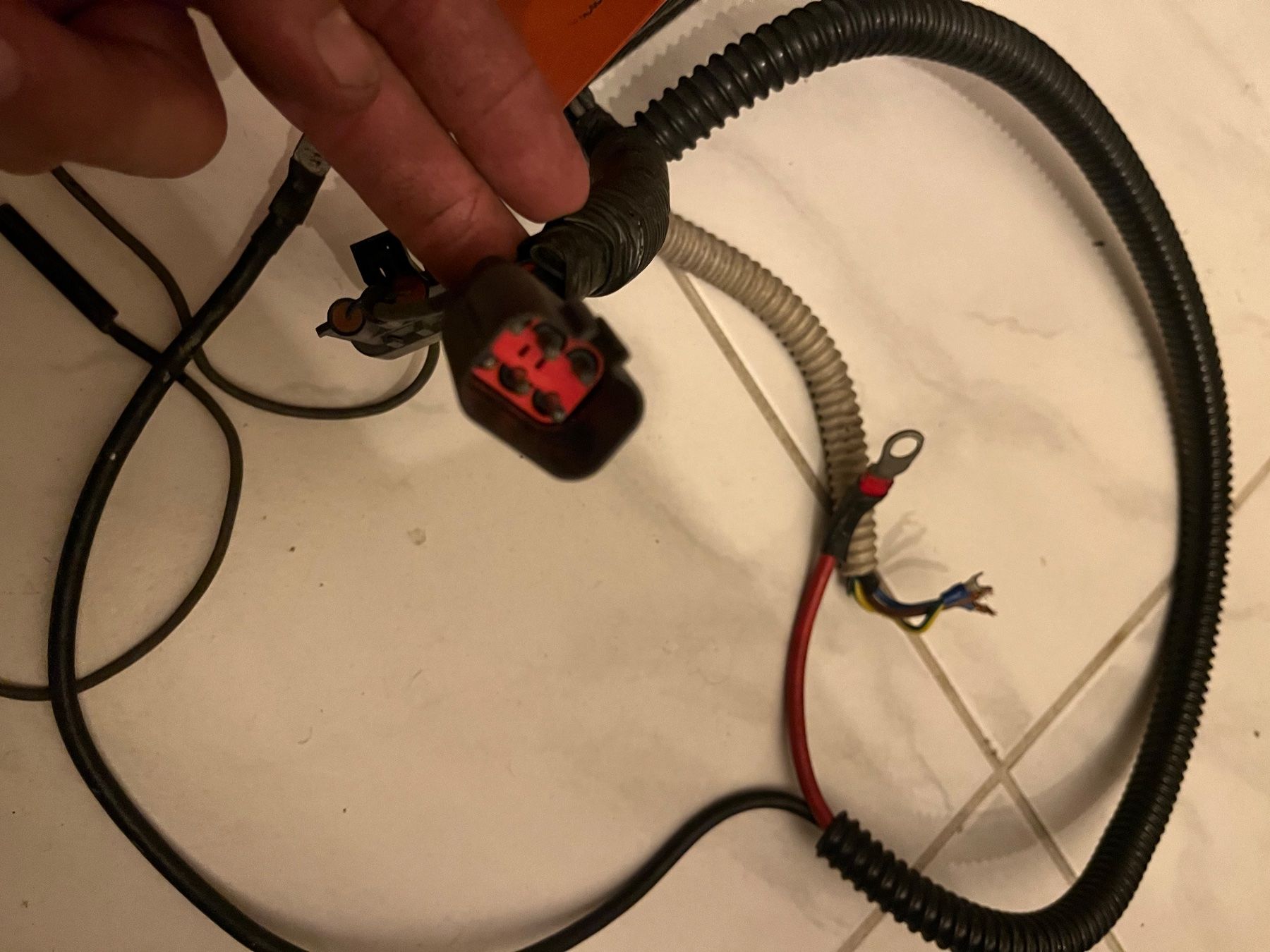 Chargements: Stromladegerät – D'occasion à Dällikon par CH-Schrauber 3