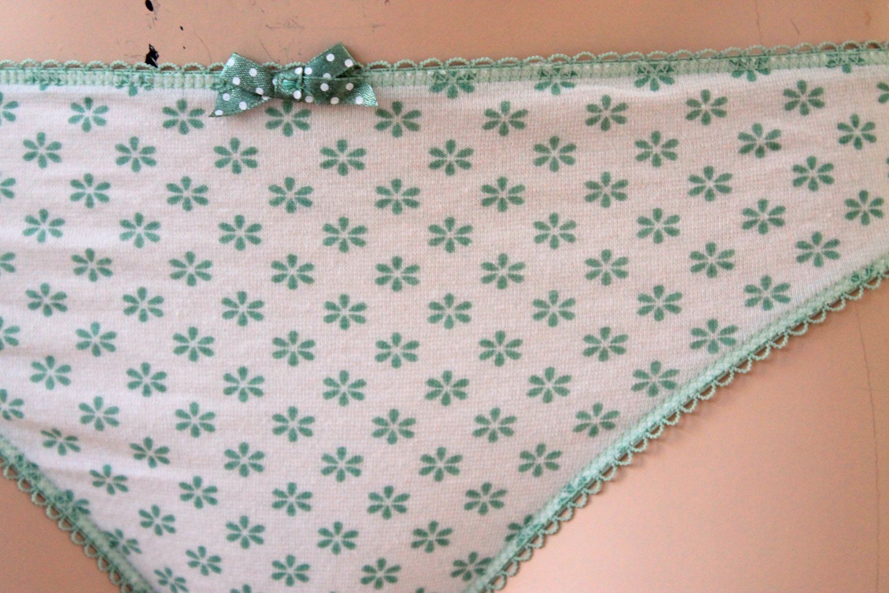 Sonstige Unterwäsche: gemusterter STRING  34 XS  Neu! – Neu (gemäss Beschreibung) aus Rebstein von QuasarVincent 2