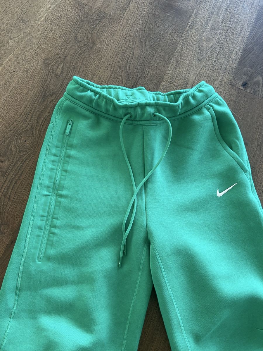 Nike Lots de vêtements: Trainer Nike Nocta , XS – D'occasion à Muntelier par cyrillus01 4