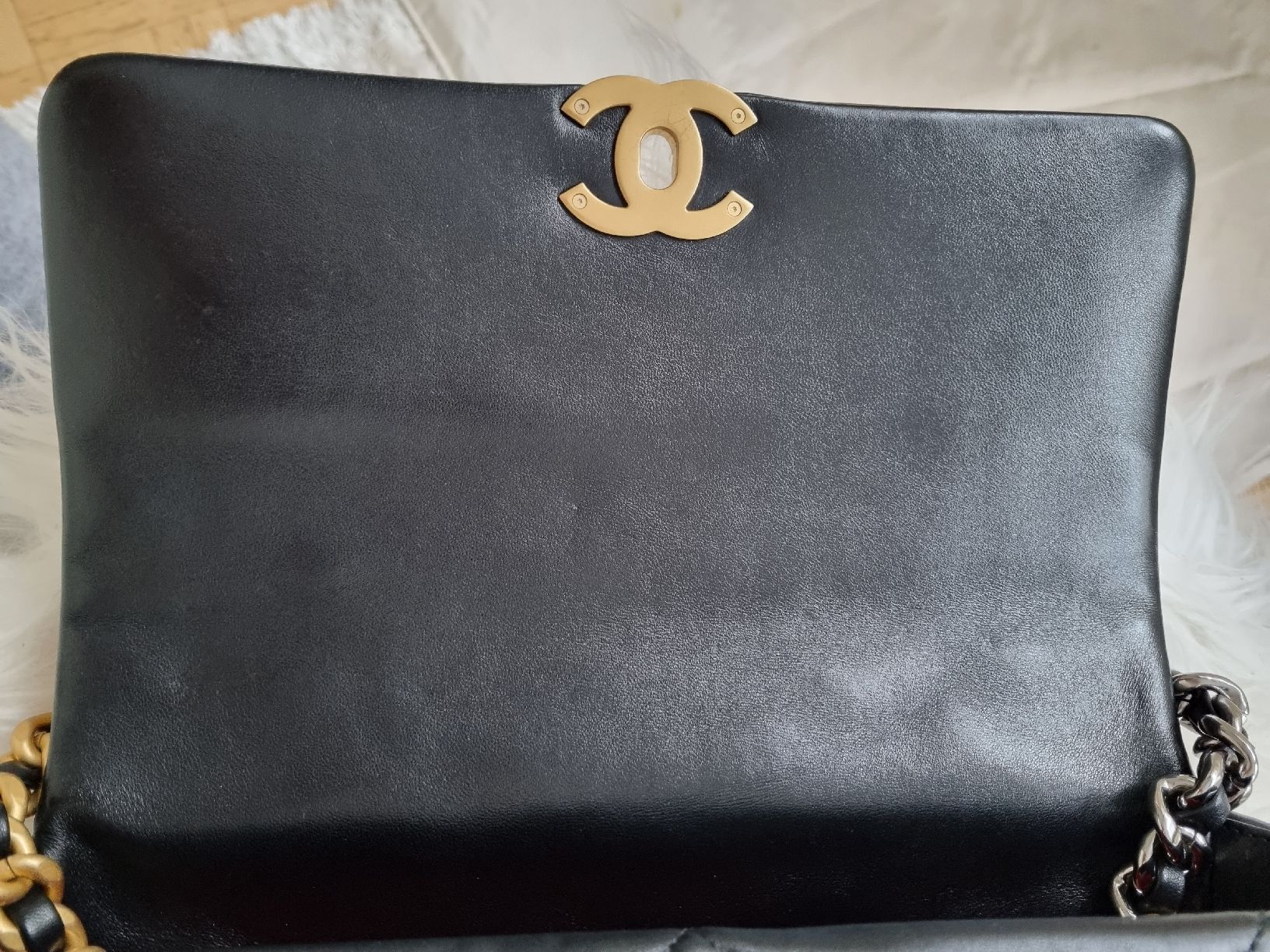 Chanel Taschen für Damen: Chanel 19 Neuwertig, Medium – Neu (gemäss Beschreibung) aus Basel von lioness71 3