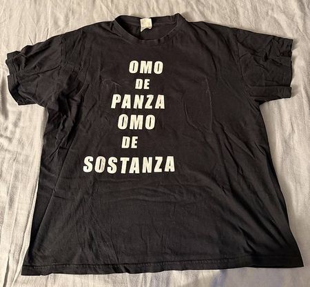 Schwarzes T-Shirt mit Print 