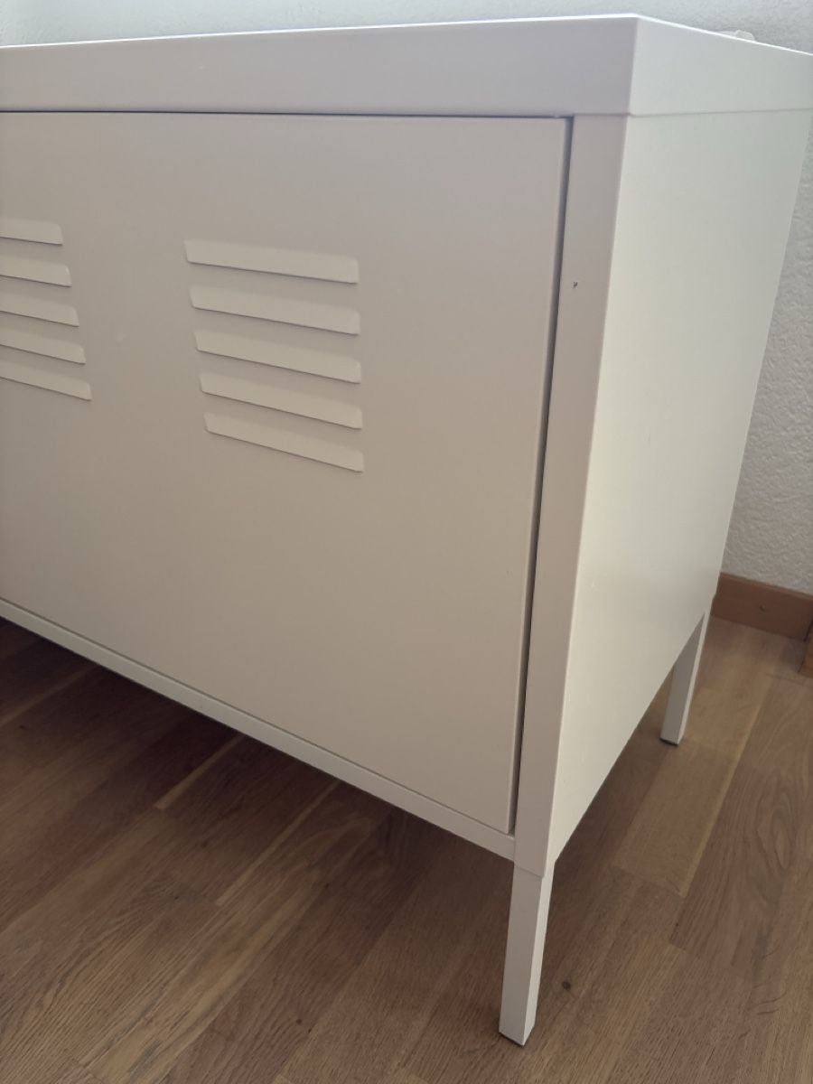 Cassettiere: Metallschrank / Kommode / TV Möbel IKEA PS – Usato da Lanzenhäusern venduto da ann_ghy7 2