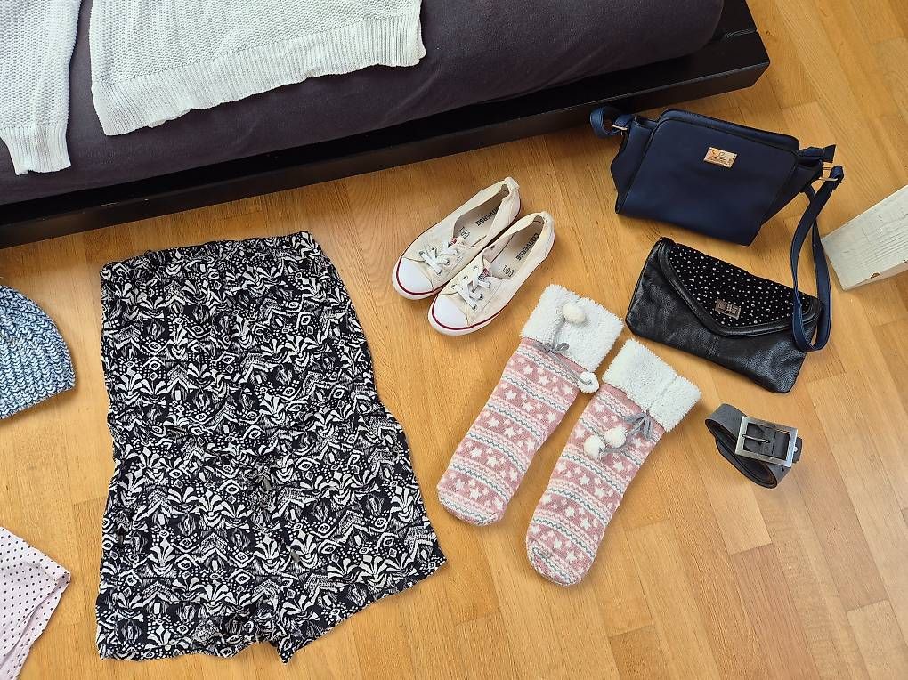 Lotti & Set di vestiti: Mädchenkleiderset Gr. S/36 inkl. Schuhe & Accessoires – Usato da Kriens venduto da Moana89 1