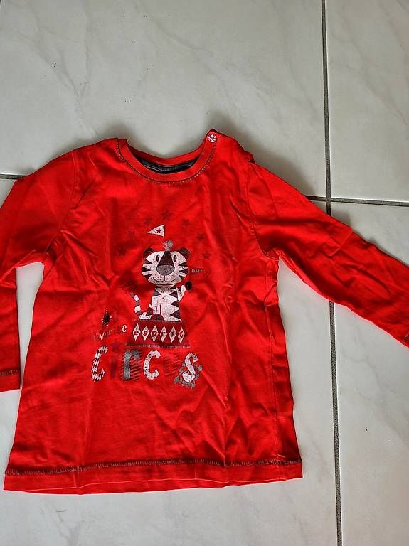 Pullover & Sweatshirts: 2 Pullis Gr. 92, 98 – Gebraucht aus Fällanden von vickita1 1