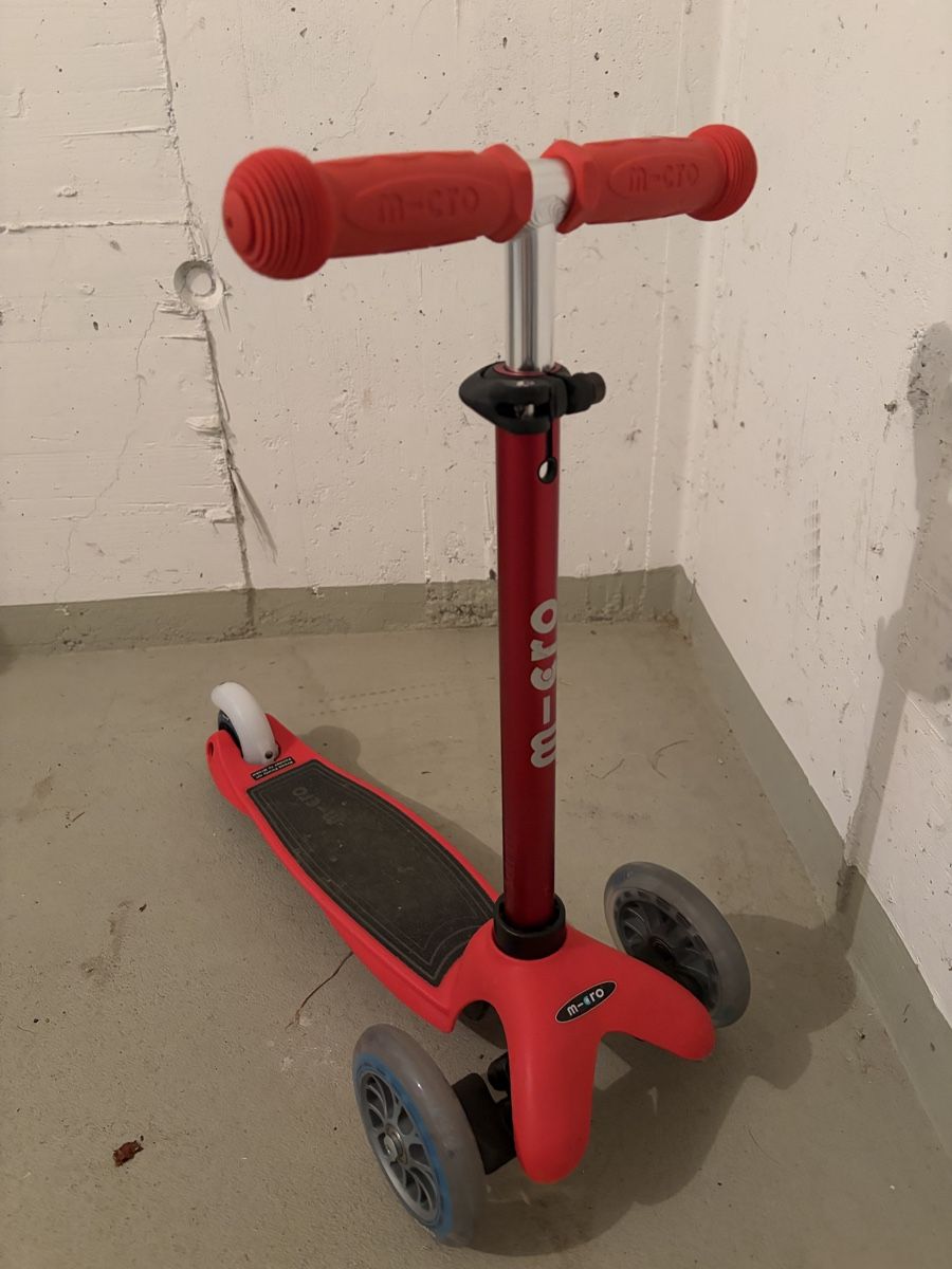 Micro Kickboard: Micro Trotti in gutem Zustand – D'occasion à Root par Melanie067