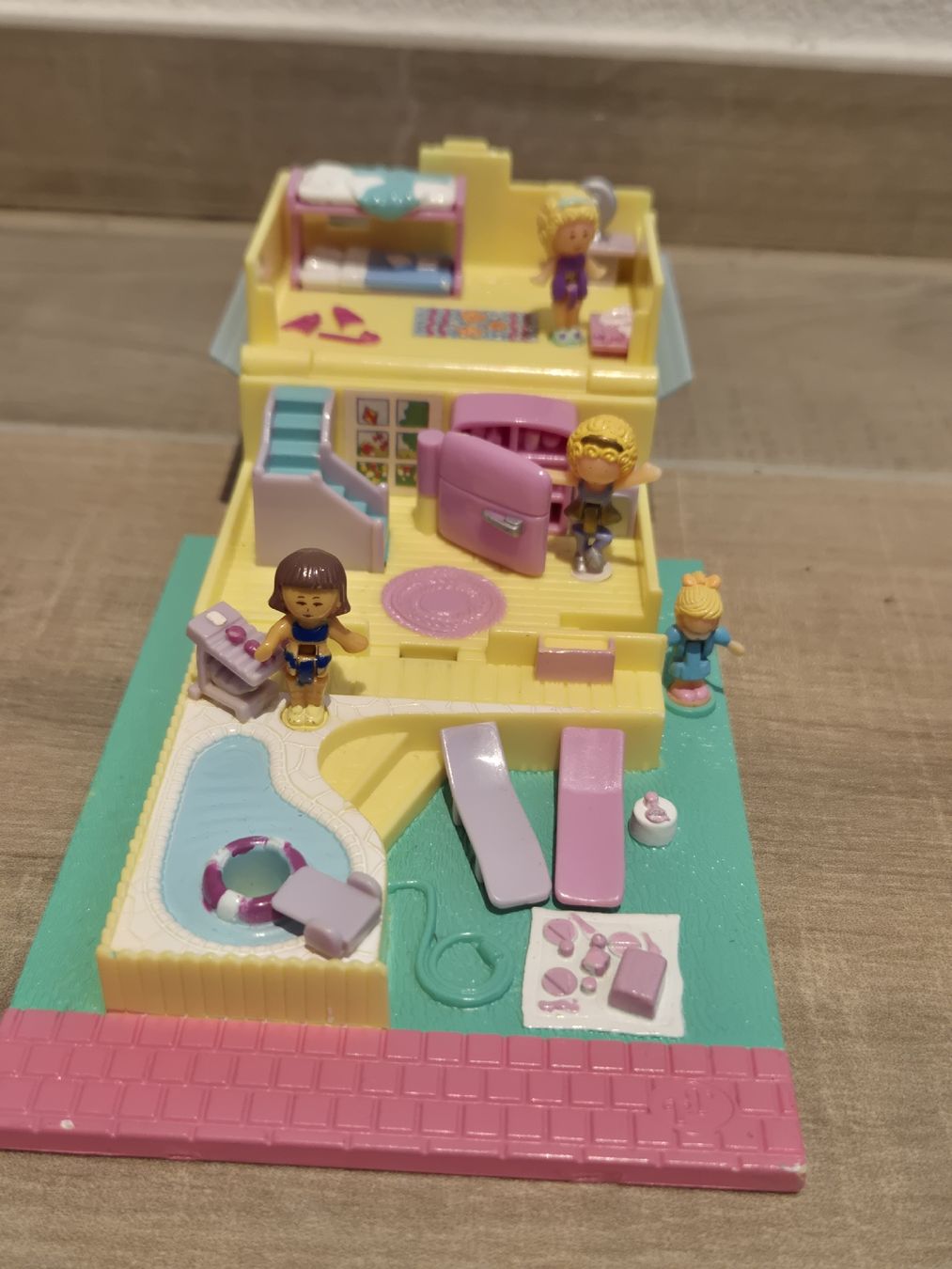 Polly Pocket Giocattoli: Polly Pocket Set mit Cinderella Schloss – Usato da Hörhausen venduto da mountain18 4
