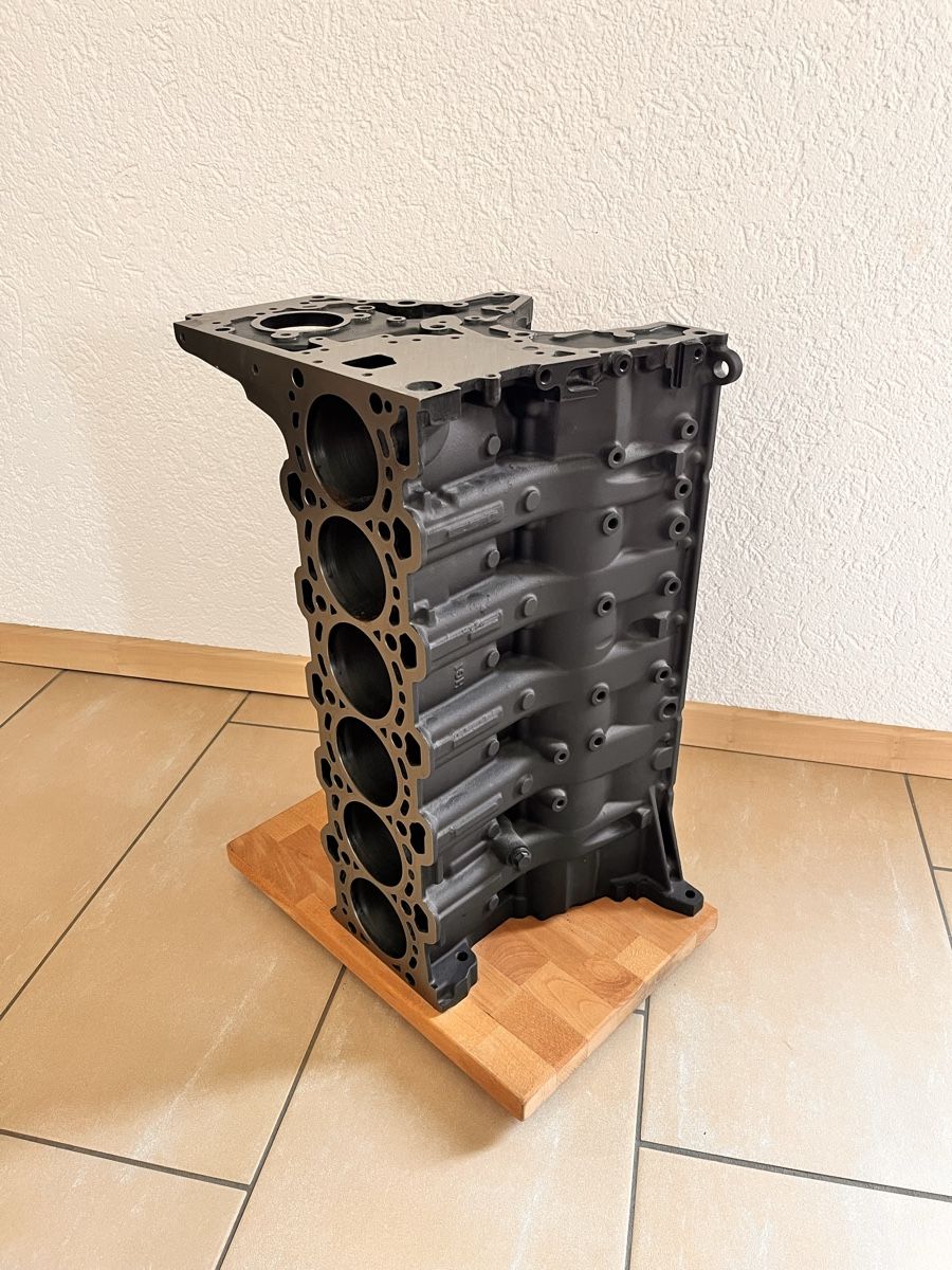 Scaffali: Weinregal Motorblock BMW – Usato da Schwaderloch venduto da Kuffer90 1