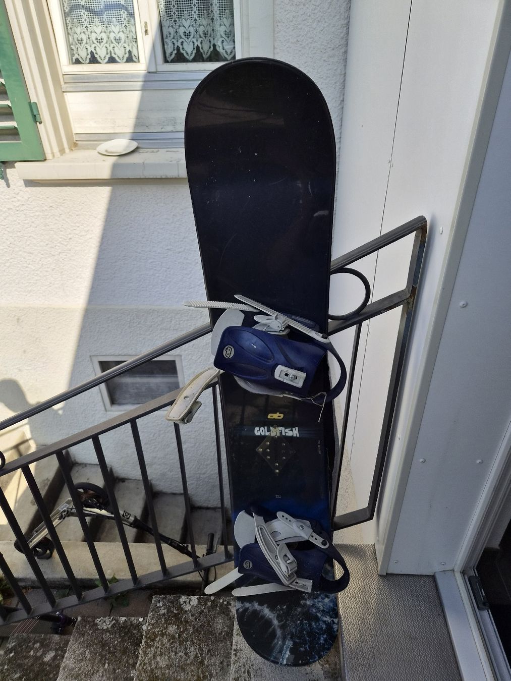 Boards: Snowboard "Goldfish" mit Bindung gebraucht – Gebraucht aus Balsthal von jes_j6c7