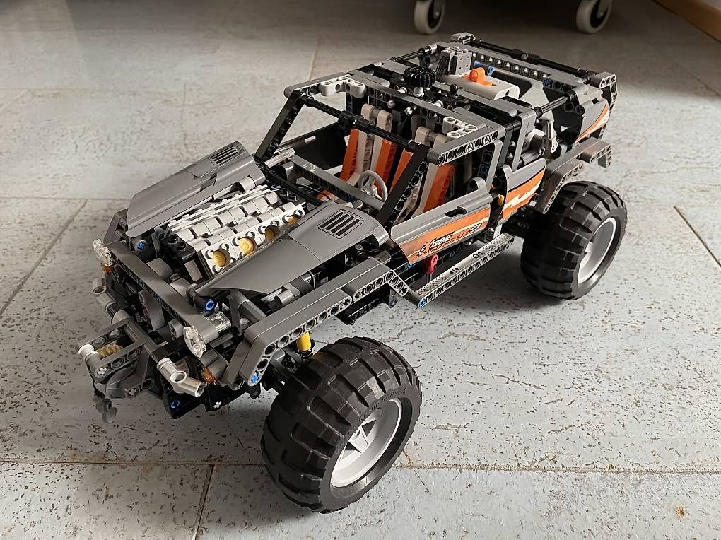 Giocattoli: Lego Technic Geländewagen 8297 – Usato da Sursee venduto da australia2023 2