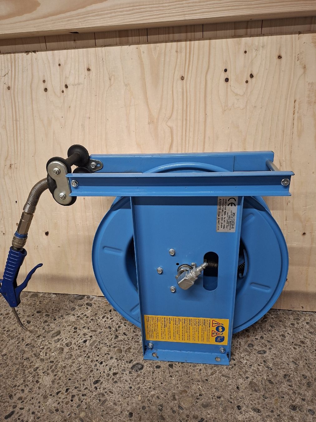 Compressori: FAICOM Schlauchaufroller mit Druckluftschlauch – Usato da Niederuzwil venduto da peter.