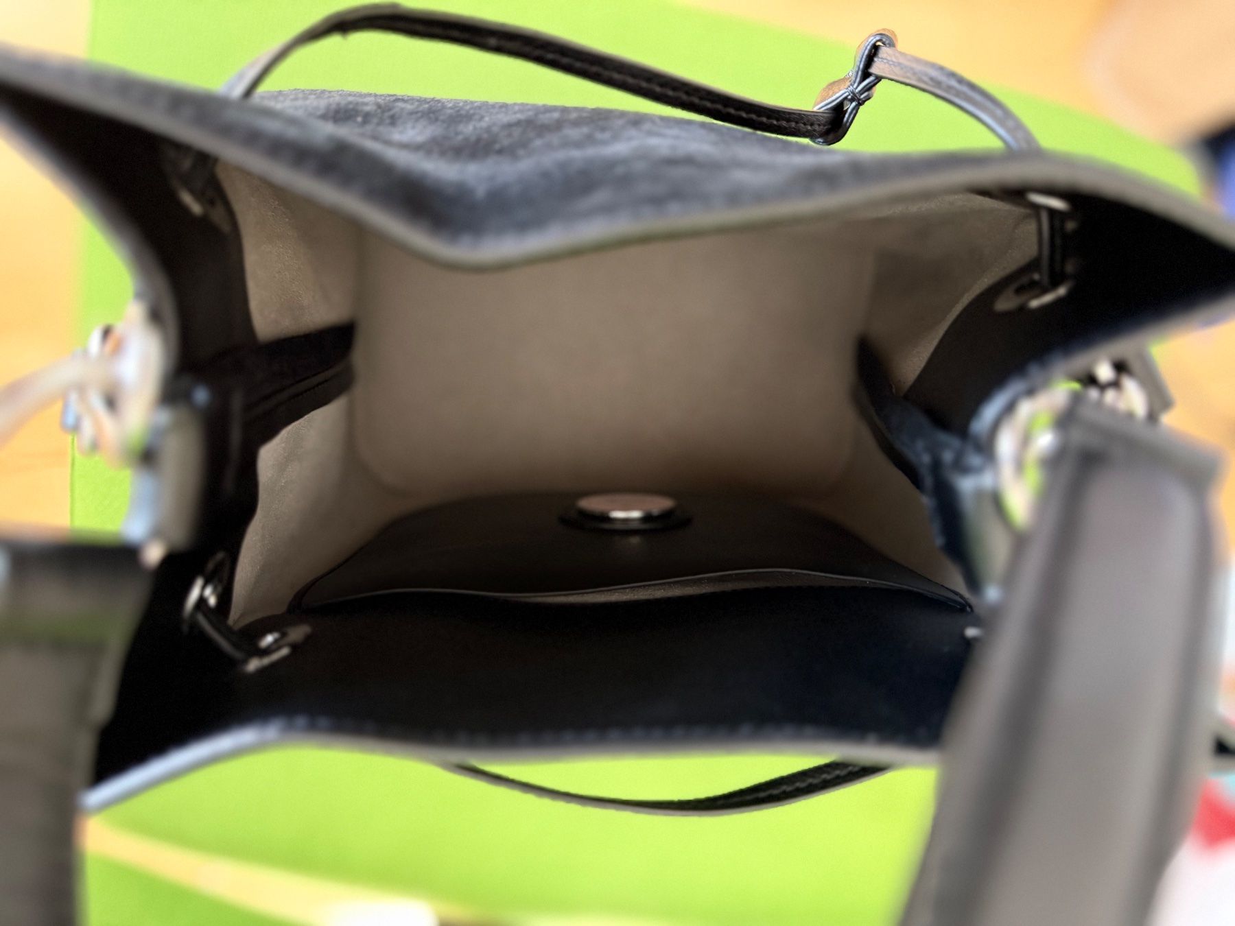 Borse da donna: Bucket Tasche Cocchinelle – Usato da Frauenfeld venduto da Scleo 6