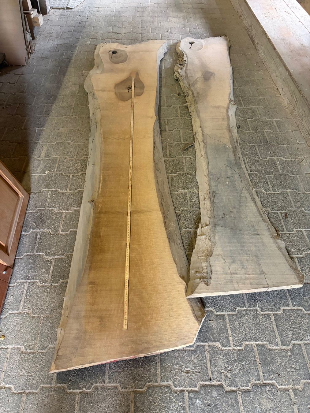 Articoli in legno: Nussbaum Massivholz – Usato da Rothrist venduto da SchHunWerGmbH 3