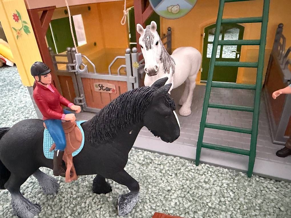 Giocattoli: Schleich Pferdestall – Usato da Steinach venduto da Susansung 4