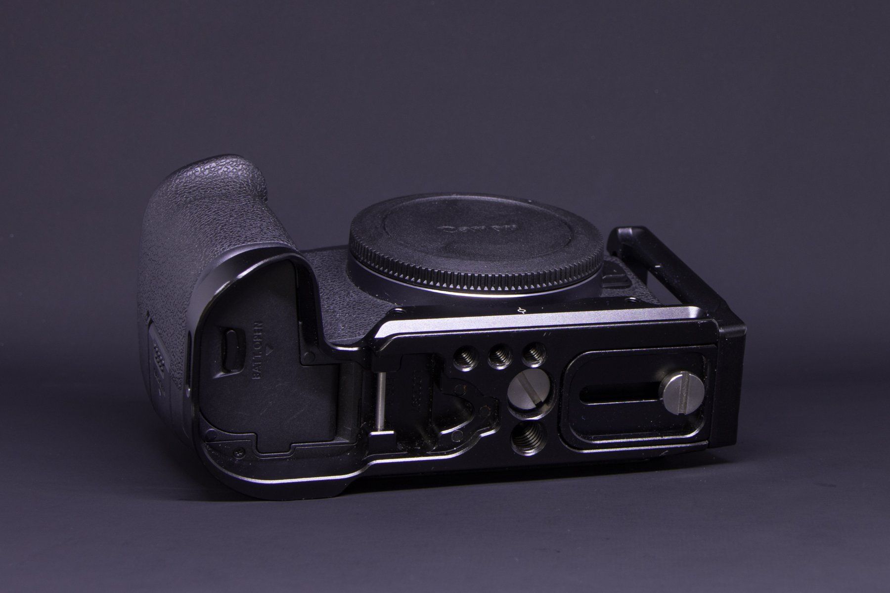 Canon Fotocamera: Canon EOS R mit SmallRig L-Bracket (Top-Zustand) – Usato da Rubigen venduto da Misterxyz 3