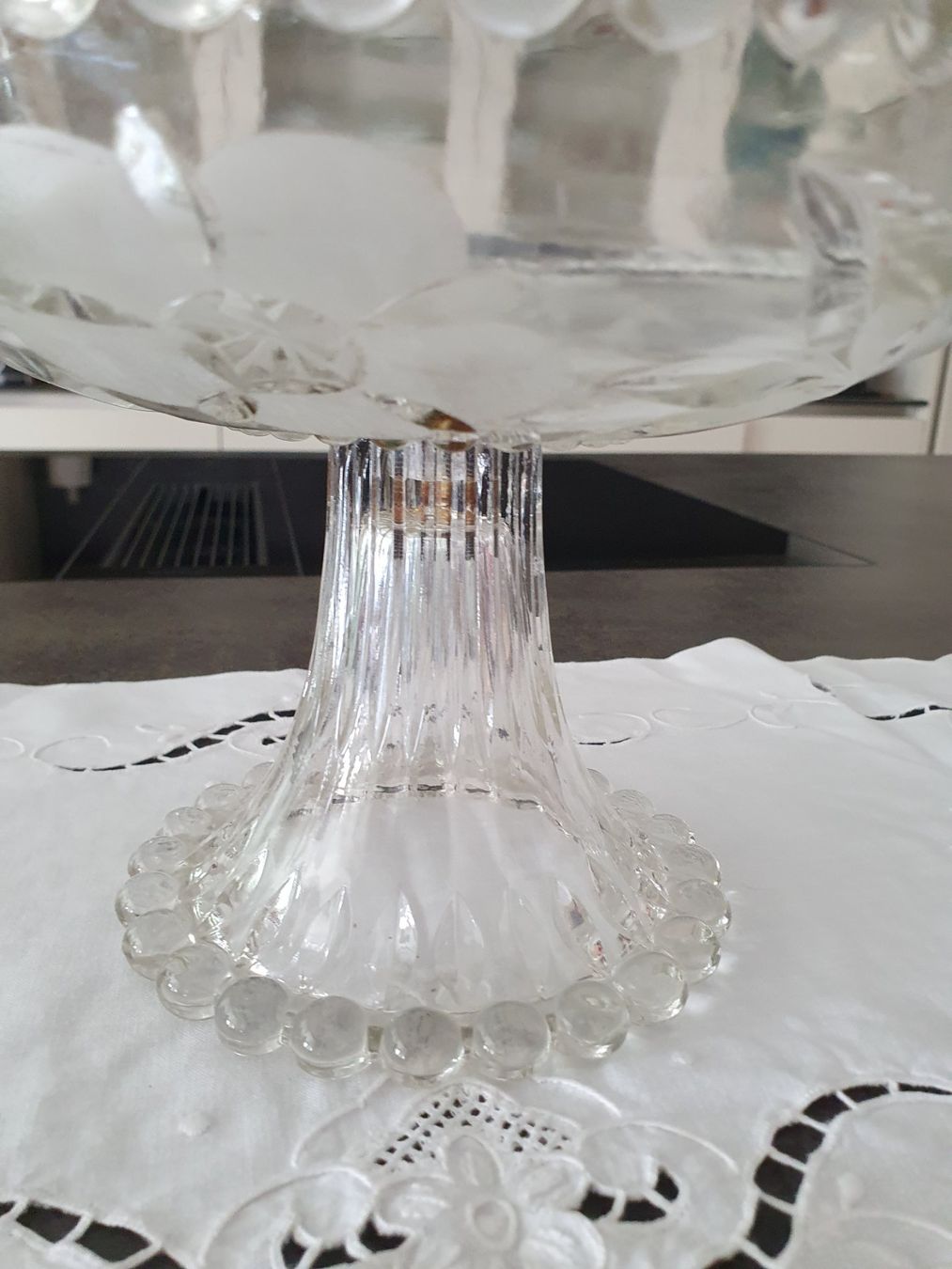 Bicchieri: Glas Obstschale mit Blumenmuster und Kugelfuss – Usato da Reinach venduto da 3Guggerli 2