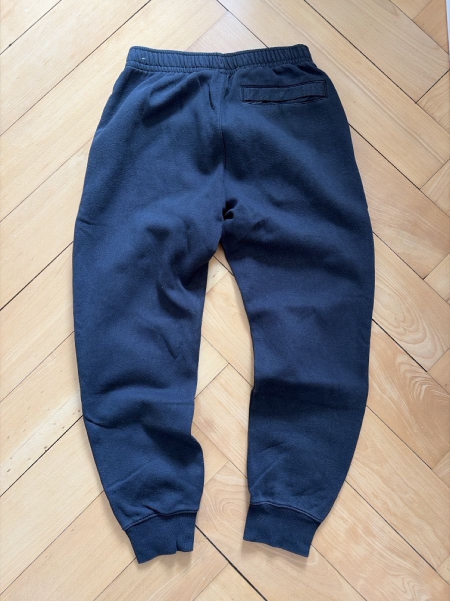 Nike Hosen: Nike Trainerhosen S  – Gebraucht aus Bern von sch_fs8z 1