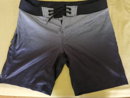 Short Decathlon « OLAIAN » pour surf