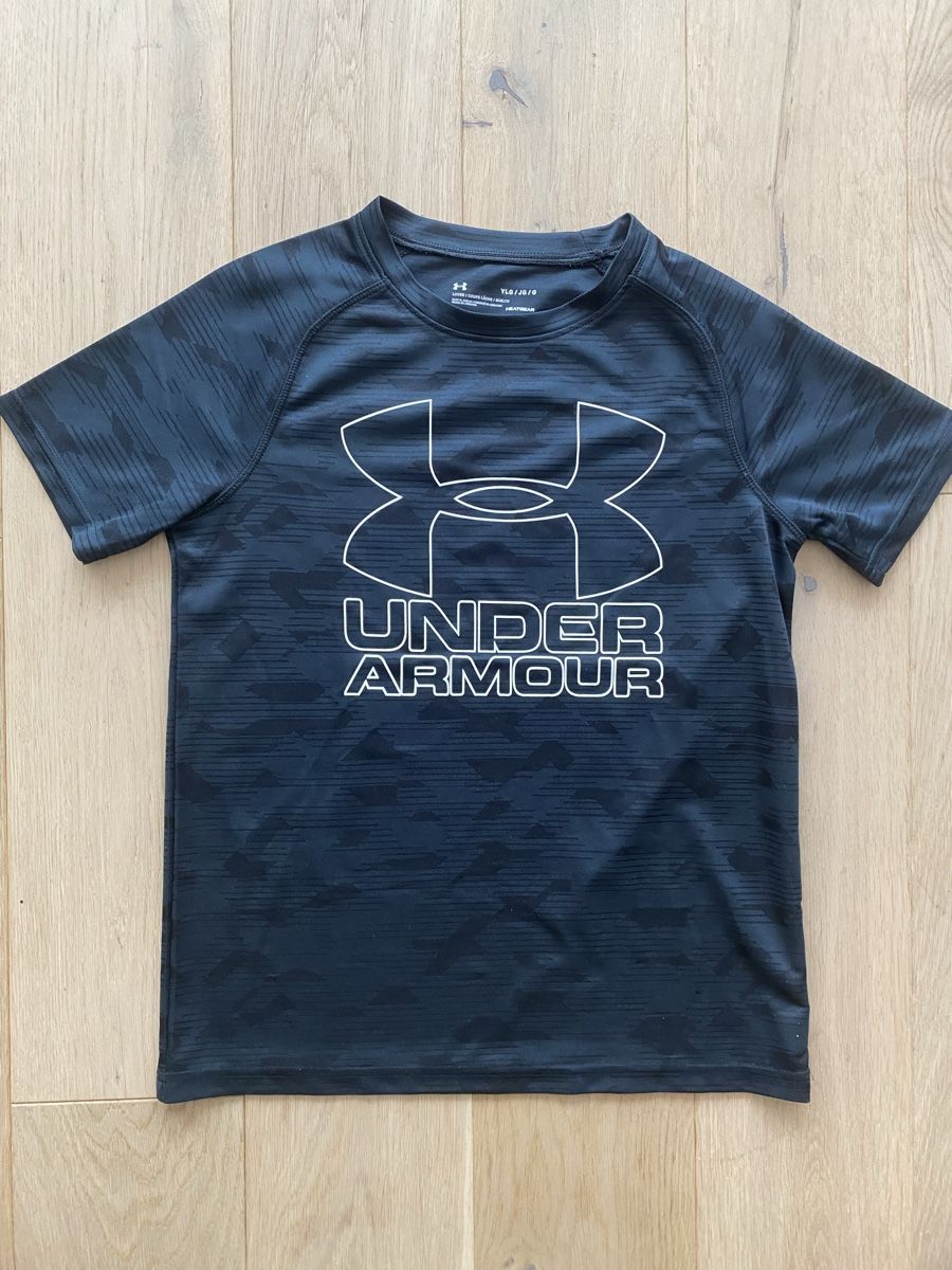 Under Armour Camicie, T-shirt & Polo: Under Armour T-Shirt – Usato da Volketswil venduto da 9394