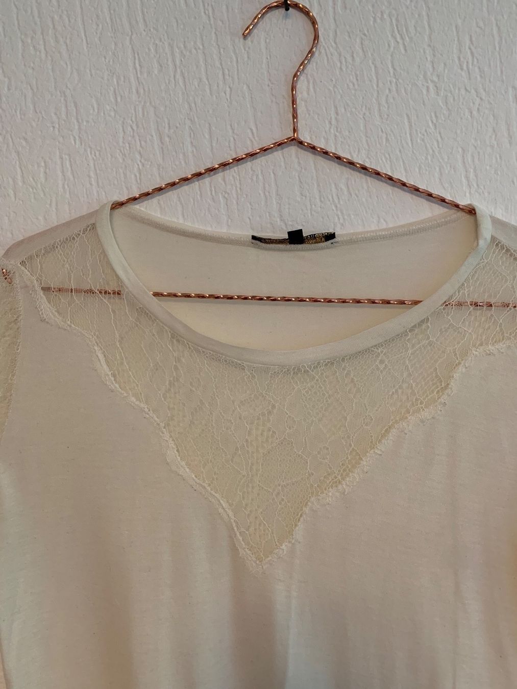 Maje Top: Maje pullover blanc avec dentelle (M/taille 2) – Usato da Lausanne venduto da Xiaoxi 3