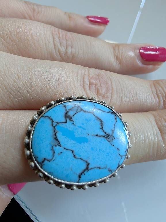 Anelli: Ring Silber mit grossem hellblauem Stein – Usato da Konolfingen venduto da Honey870