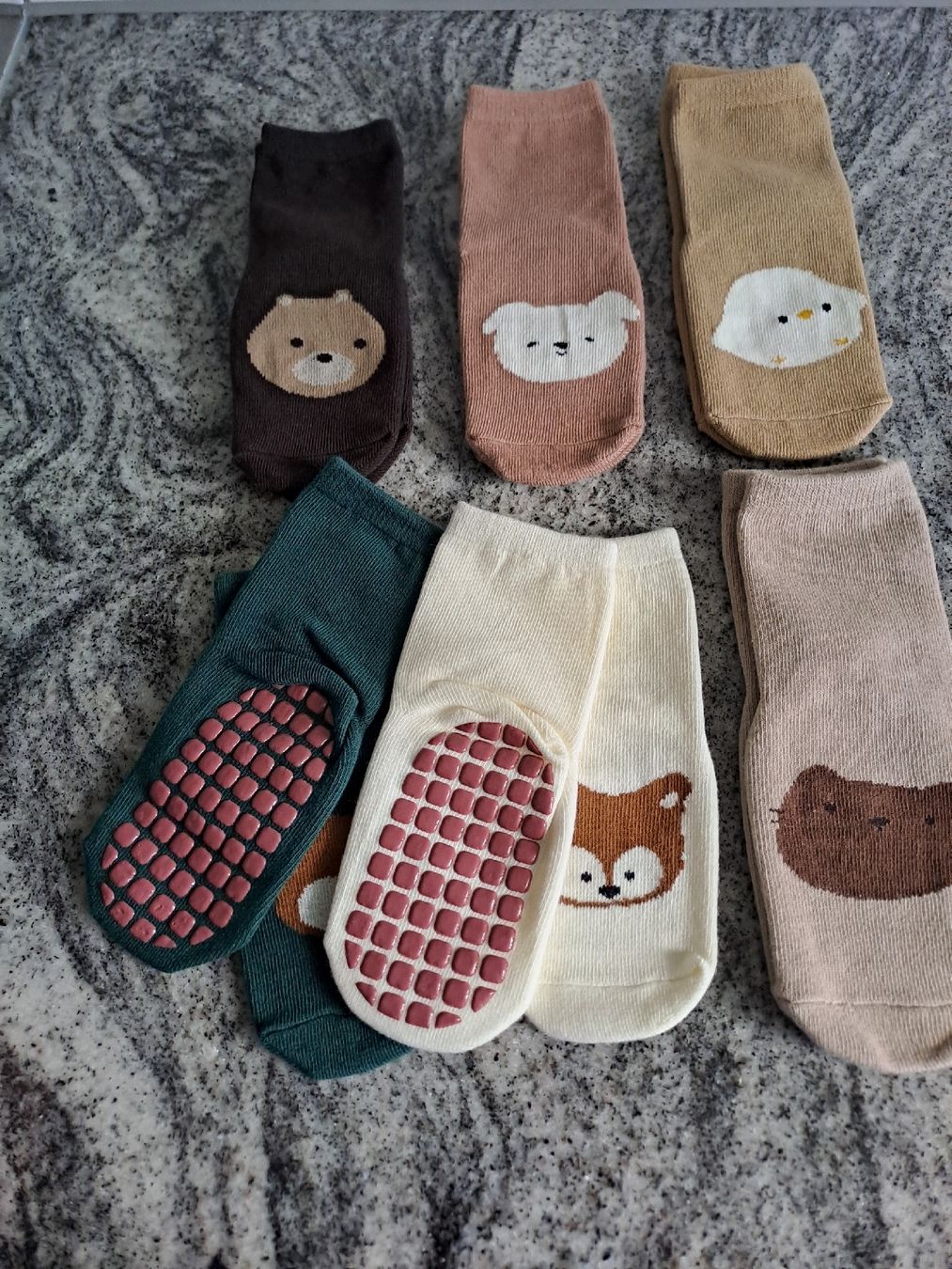 Socken für Kinder: Söckchen mit Antirutsch Gr ca 23 – Neu (gemäss Beschreibung) aus Rickenbach LU von bishiida 1