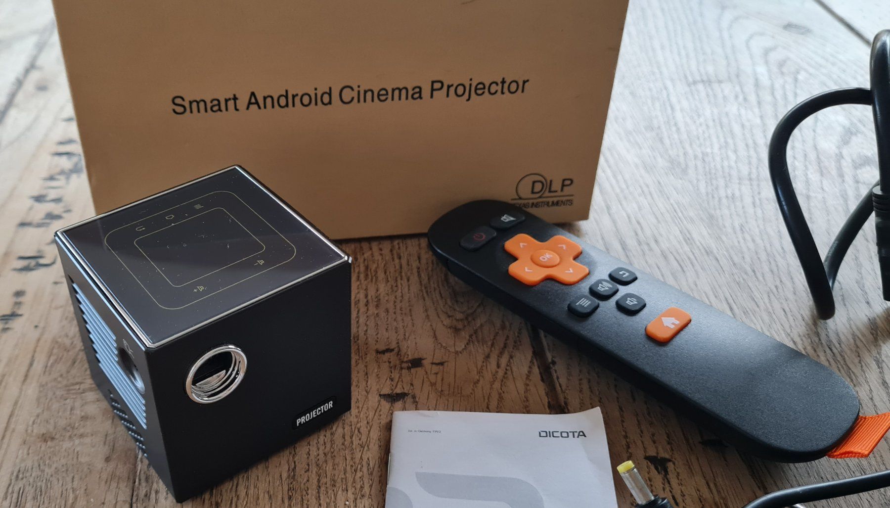 Proiettori: MiniBeamer DLP Smart Android Cinema Projector 6 x 6 x 6 cm – Usato da Bäriswil BE venduto da irwu 1