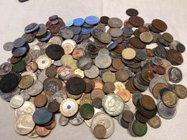 Monnaie 1kg.600 + 44 billets banques en lot comme photos