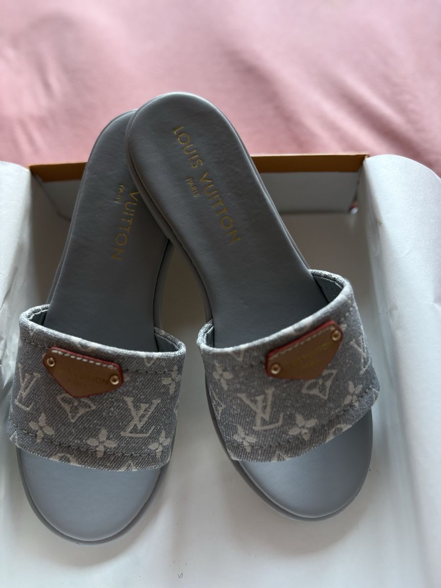 Louis Vuitton Chaussures femmes: Louis Vuitton Slides Gr.40 – Neuf avec emballage d'origine à Zürich par Fadeout_drip
