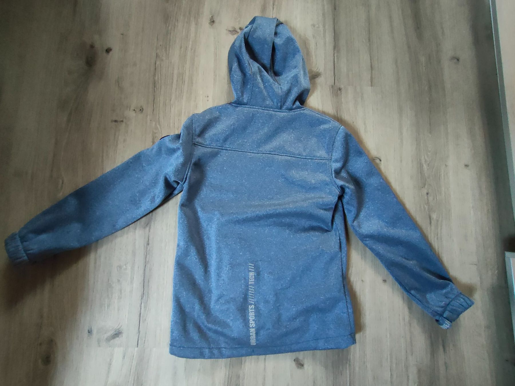 Vestes & Manteaux: Kinder Softshelljacke grau-blau Gr. 152 – D'occasion à Bottenwil par huber_97 2