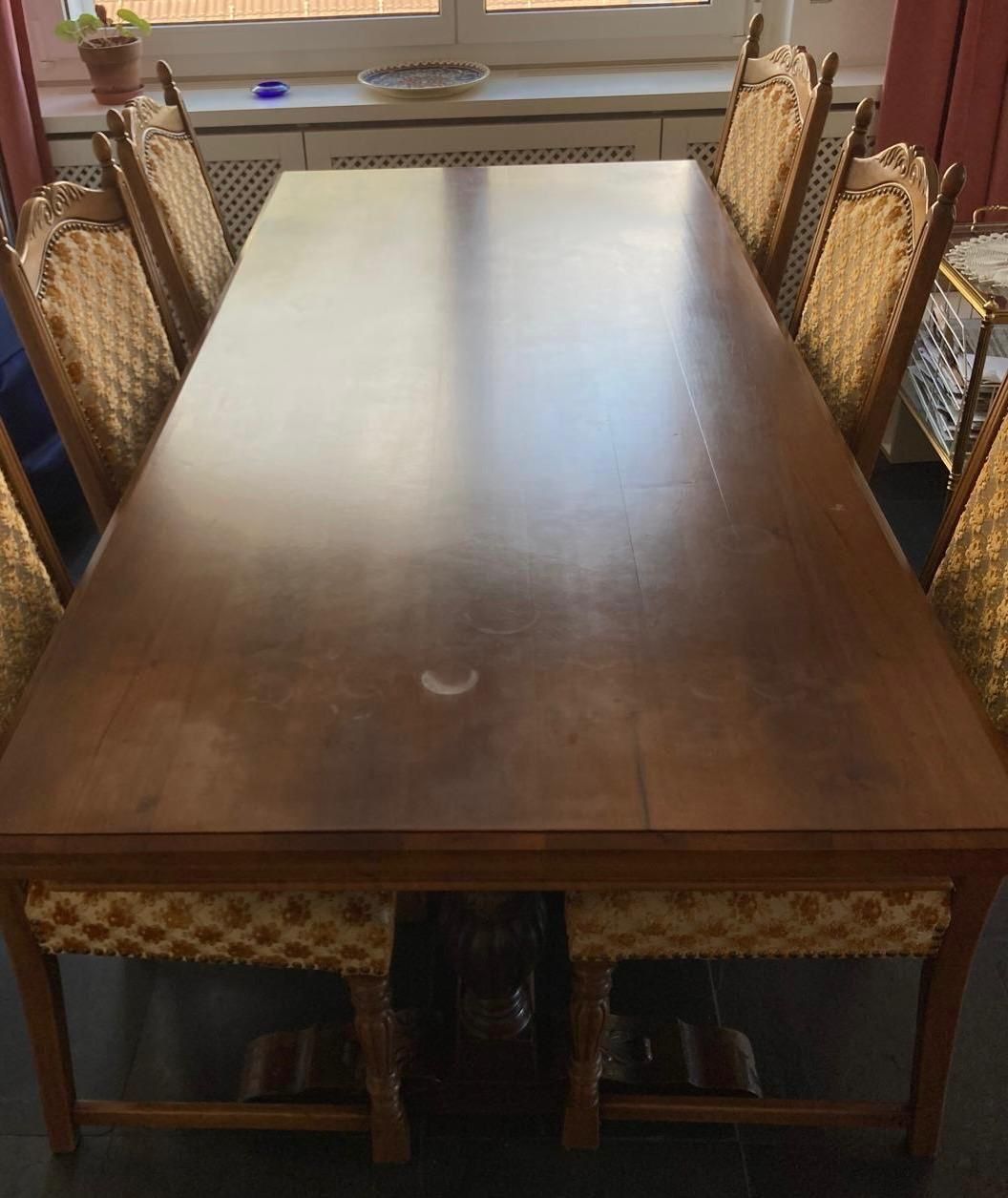 Tables: Esstisch aus Nussbaumholz der Marke Spring – D'occasion à Brig par Norderney1000