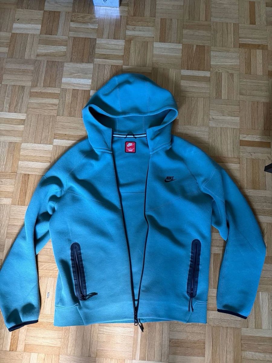 Completi: Nike Tech Fleece Tracksuit  – Usato da Bern venduto da fed_cc82