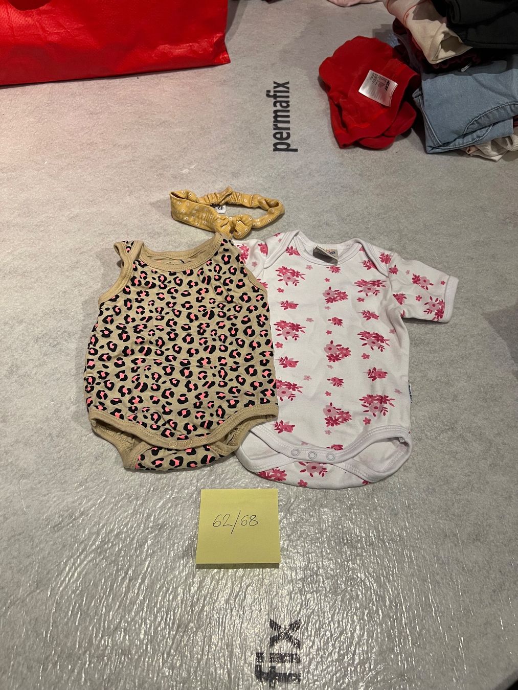 Lotti & Set di vestiti: ** Mädchenkleider Paket, Grösse 62-68 - ab 1 Stutz** – Usato da Widen venduto da Pskizi