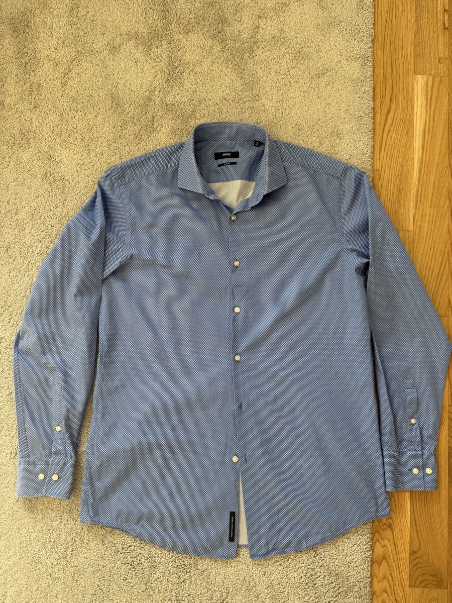 Hugo Boss Hemden: Hugo Boss Light Shirt - Size 42/16.5" – Gebraucht aus Zug von pav_q5f7