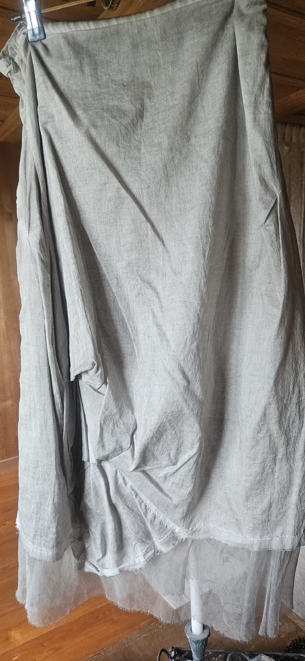 Nile Gonne: NILE Rock S grau/beige – Usato da Rosshäusern venduto da Heldin01