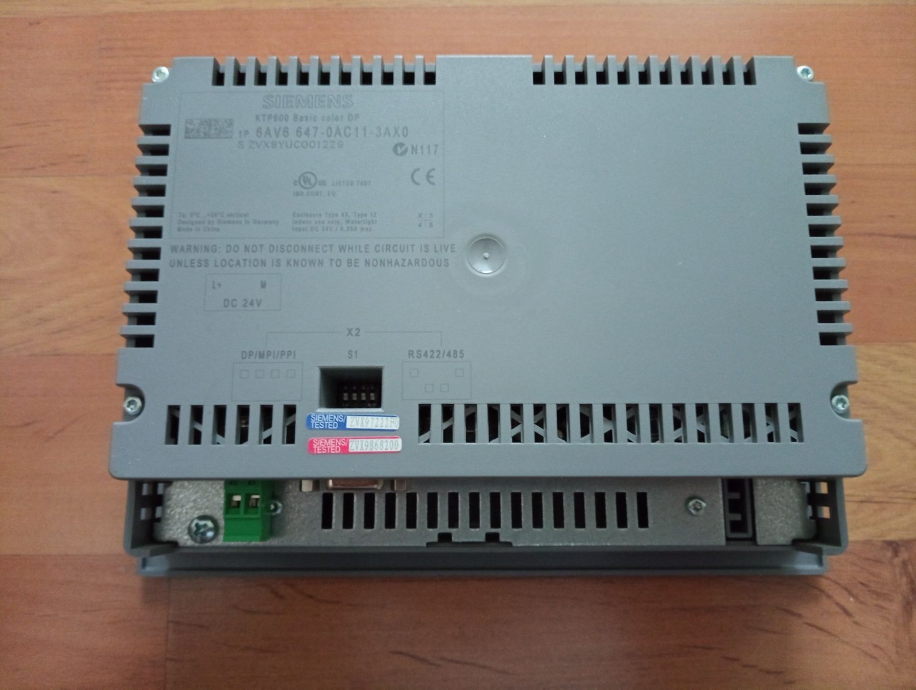 Siemens Componenti elettronici: Siemens SIMATIC HMI KTP600 Basic DP / 6AV6647-0AC11-3AX0 – Usato da Ufhusen venduto da HKSC 1