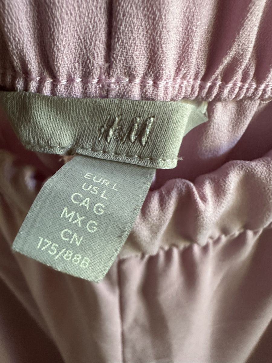 H&M Pantalons: H&M Hose Gr. L rosa – D'occasion à Münsingen par Secondhand89 1