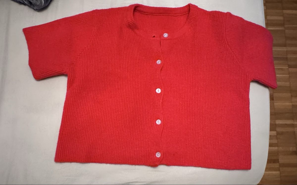 Vestes: Strickjacke rot kurze Arme – Neuf (Voir description) à Zürich par sop_9fqf 1