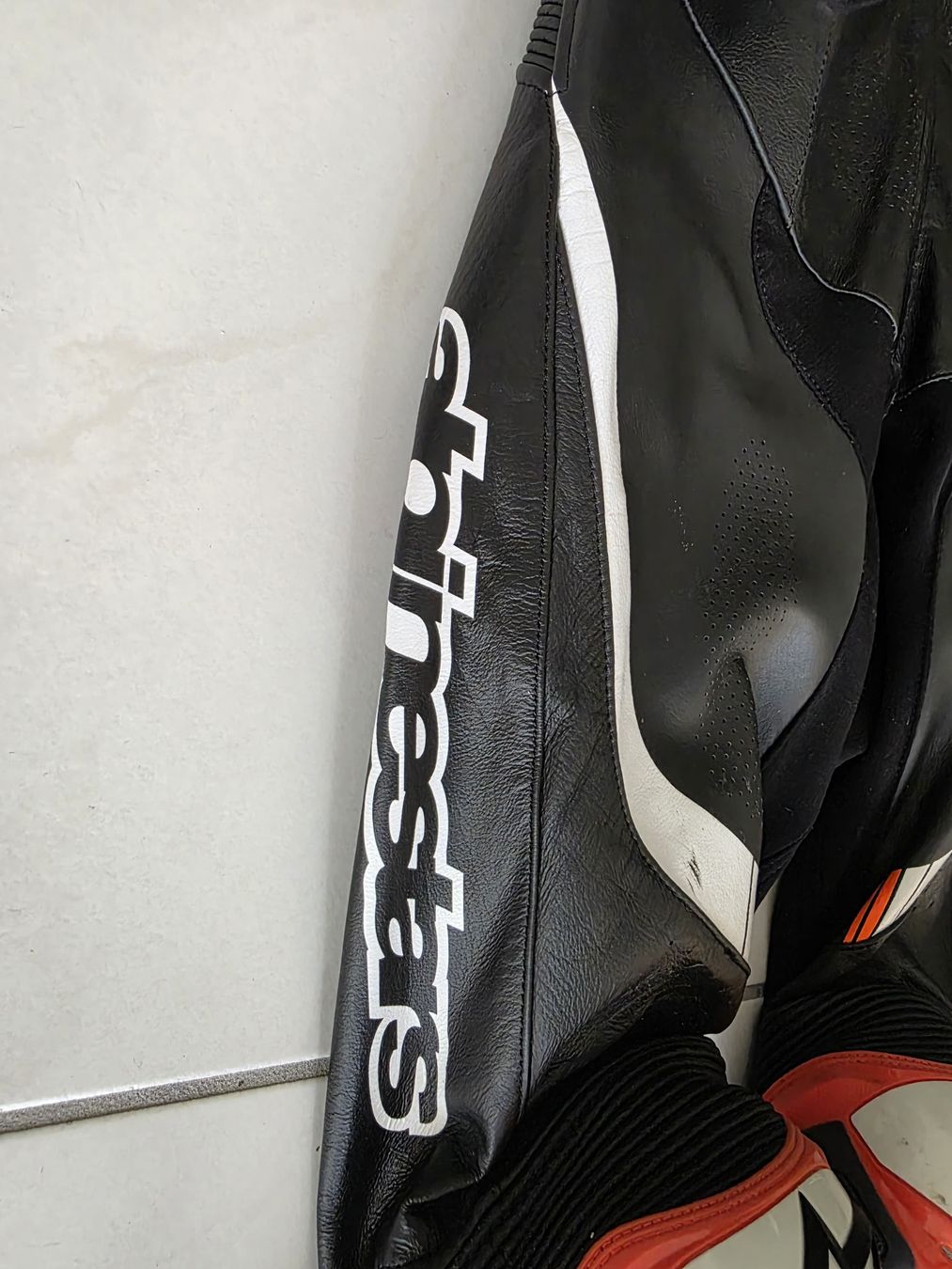Alpinestars Completi: Alpinestars Kombi - GP Tech V4 - Gr. 50 – Usato da Belp venduto da Ginus85 6