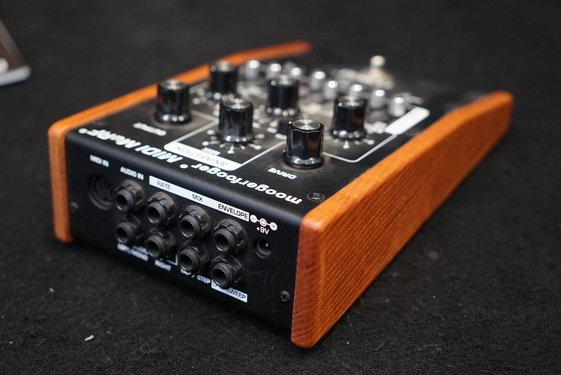 Moog Instruments de musique: Moog Moogerfooger MIDI MuRF MF - 105M – D'occasion à Ortschwaben par Musictrade 5