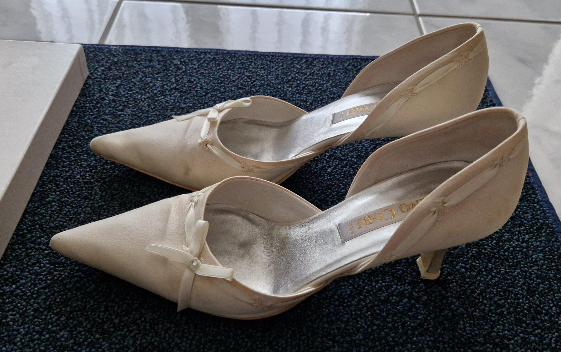 Scarpe da donna: Damenschuhe, ecruweiss, Nr. 39 – Usato da Heimberg venduto da Msunny 1
