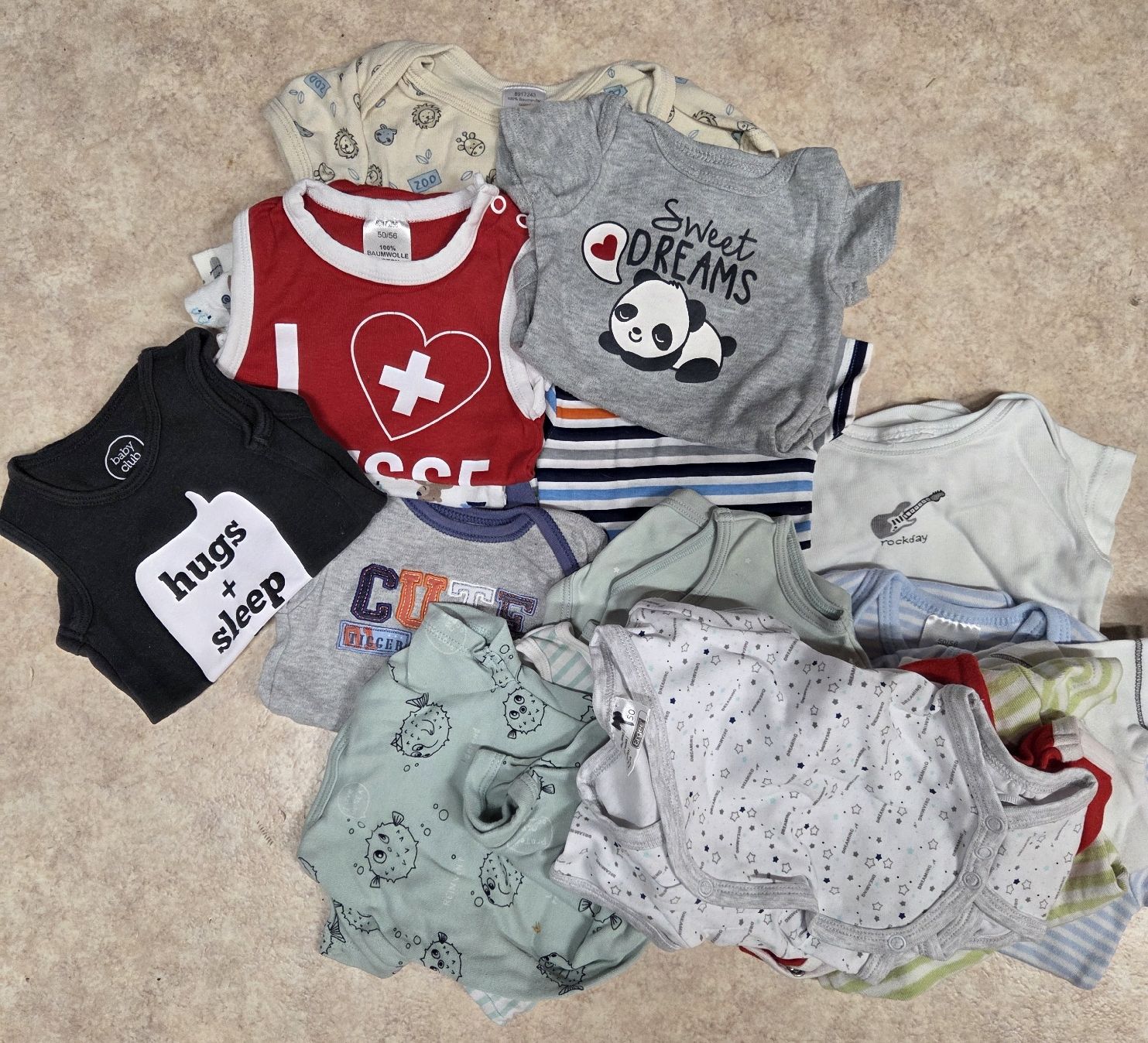 Lotti & Set di vestiti: Kurzarmbodys Grösse 50/56 – Nuovo (secondo la descrizione) da Auenstein venduto da JenniferG01