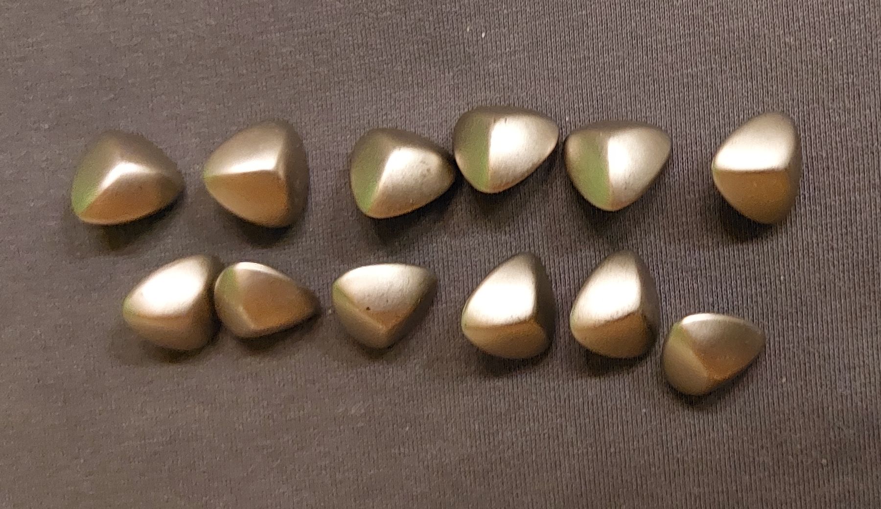 Bottoni: 12 silbernfarbige Knöpfe, ca. 1,5 cm – Nuovo (secondo la descrizione) da Sargans venduto da blauberg