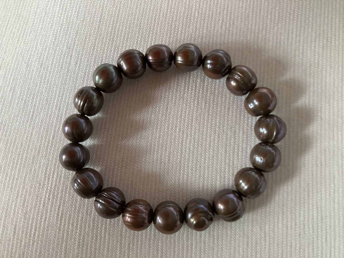 Bracelets: Armband mit braunen Süsswasserperlen – Neuf (Voir description) à Lyss par Punktum01
