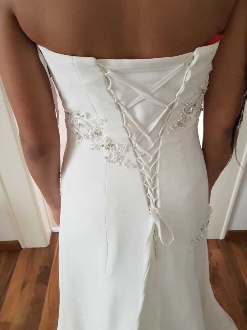 Vestiti: Wunderschönes Brautkleid, Grösse 38 Elfenbein – Usato da Steckborn venduto da Diana.84