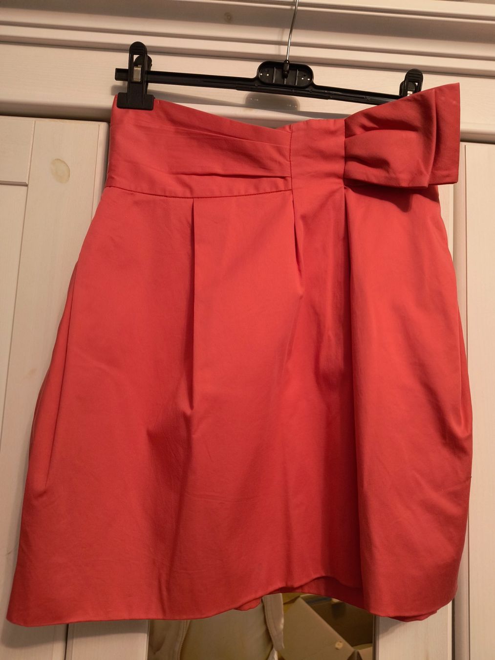 Röcke: BCBG Maxazria Rock Gr. 36 Elegant Koralle – Gebraucht aus Thalwil von ralucoantza