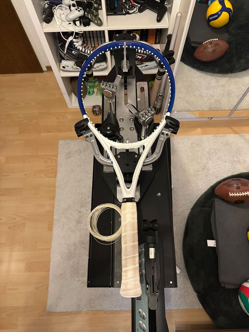 Racchette: Tennisschläger Bespannungsservice (Racket stringing service) – Nuovo e nell'imballaggio originale da Nidau venduto da Keny97 2