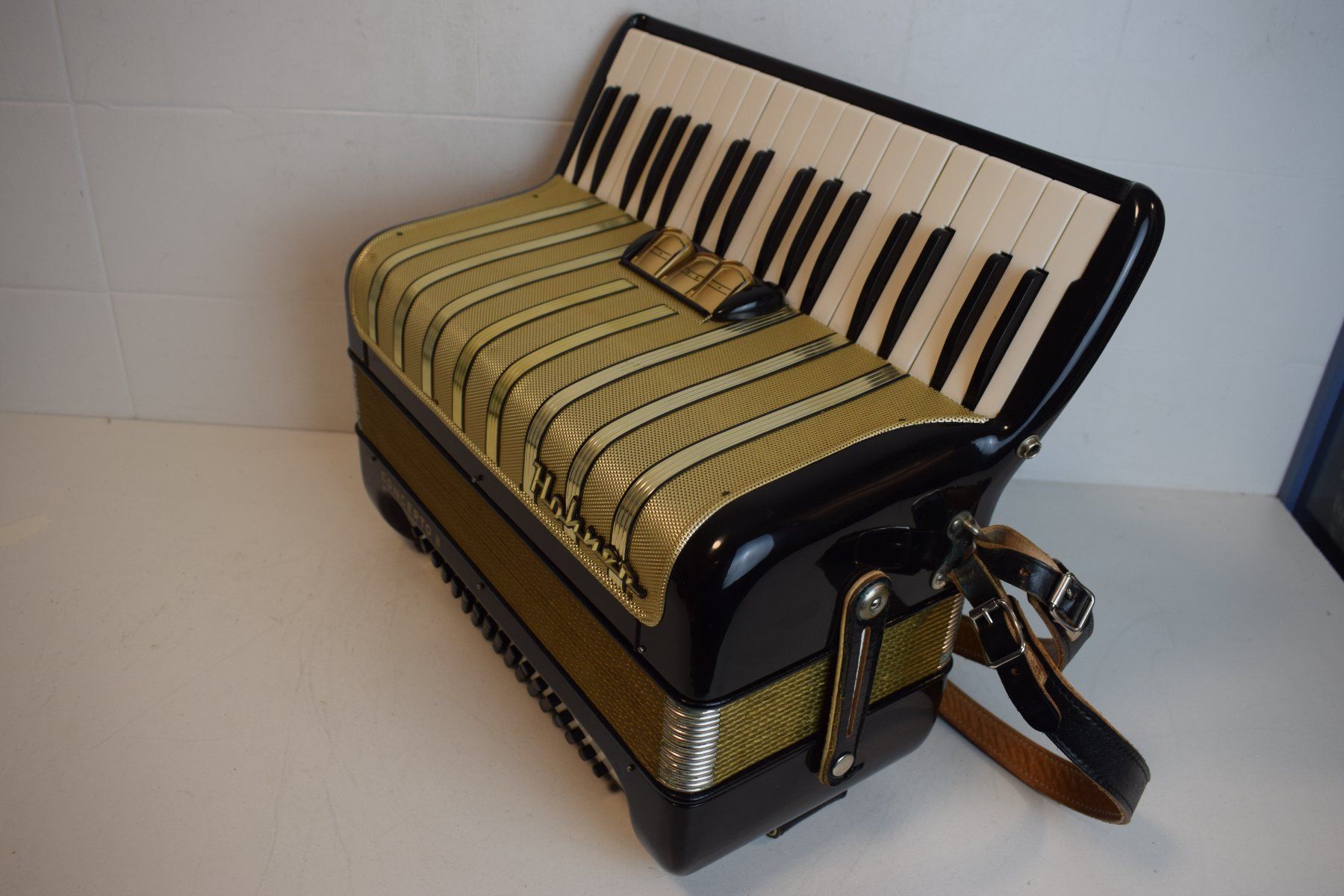 Hohner Strumenti musicali: Akkordeon chromatisch Hohner Concerto II – Usato da Zürich venduto da baumusik 2