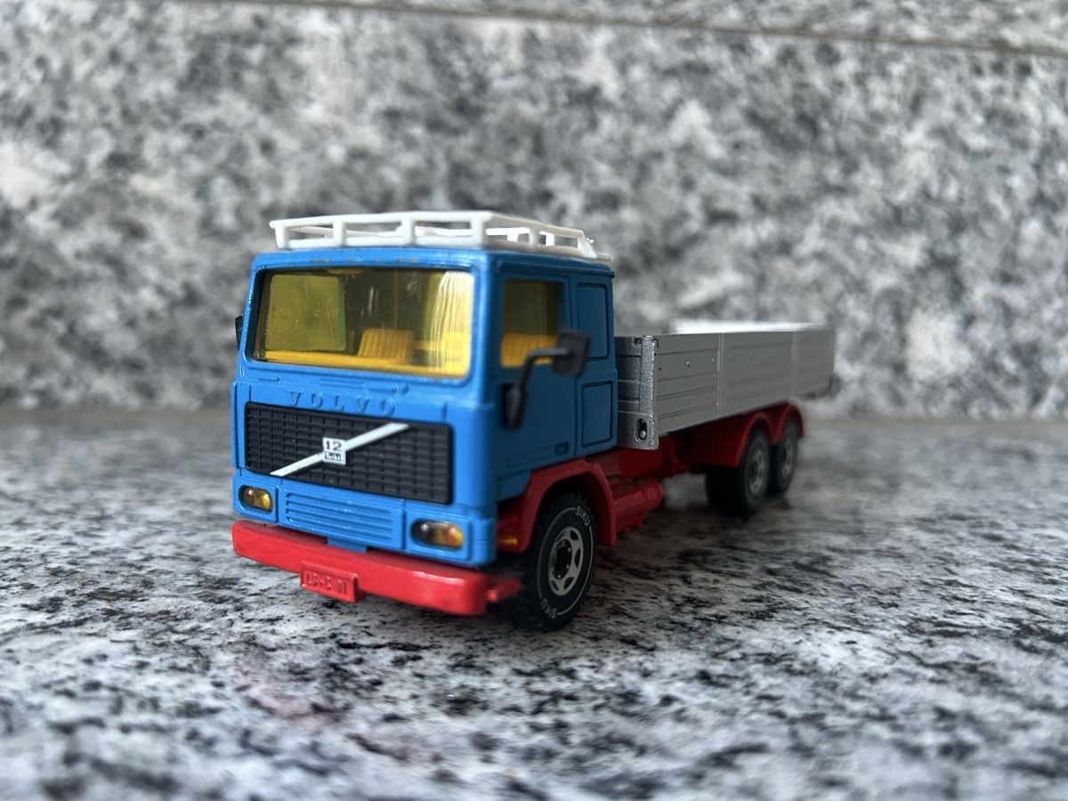 Siku Kit di modellismo & Modellini statici: Volvo F12, Siku – Usato da Horw venduto da Tigercat635