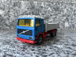 Volvo F12, Siku