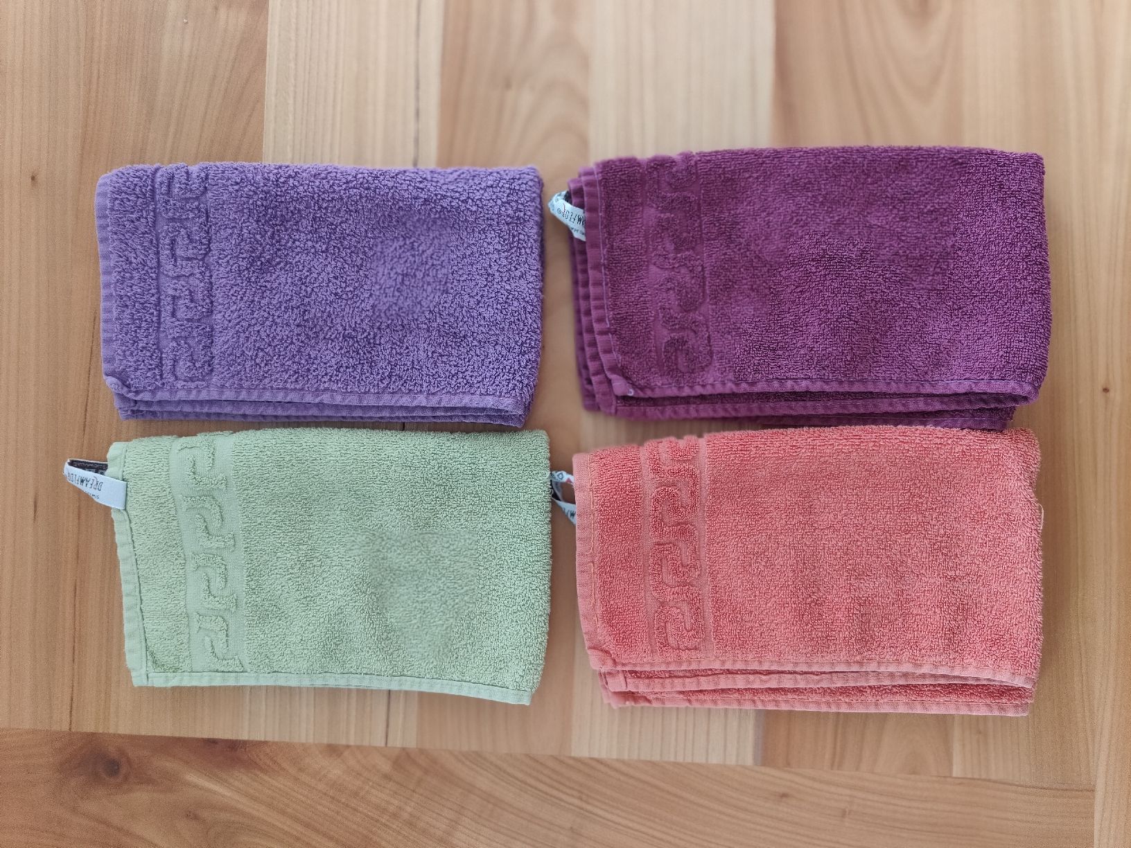 Tovaglioli: Lot de 4 serviettes - couleurs tendance – Usato da Renens VD venduto da sin_sdr6